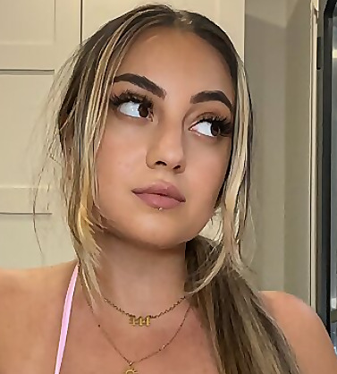 Mia Blaze